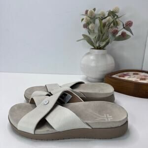 Kuru Breeze Leather Cross Strap Sandal Cream Women 8 Wide Light wear
